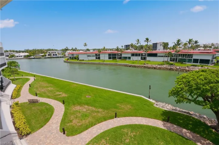 2316 Gulf Shore Blvd N 411, Naples, Florida 34103