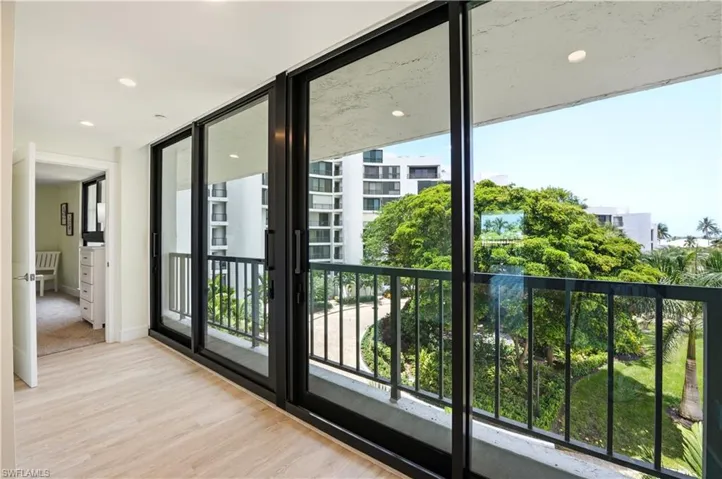 2316 Gulf Shore Blvd N 411, Naples, Florida 34103