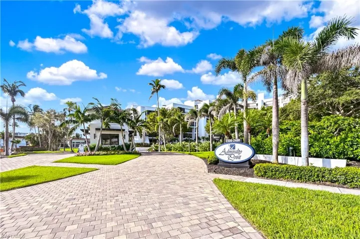 2316 Gulf Shore Blvd N 411, Naples, Florida 34103