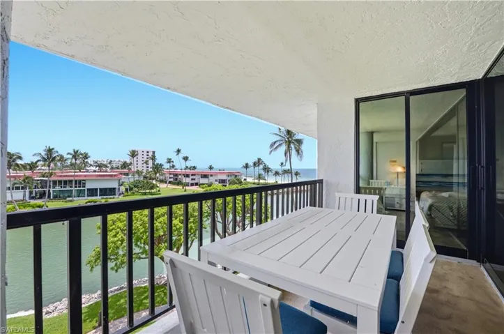 2316 Gulf Shore Blvd N 411, Naples, Florida 34103