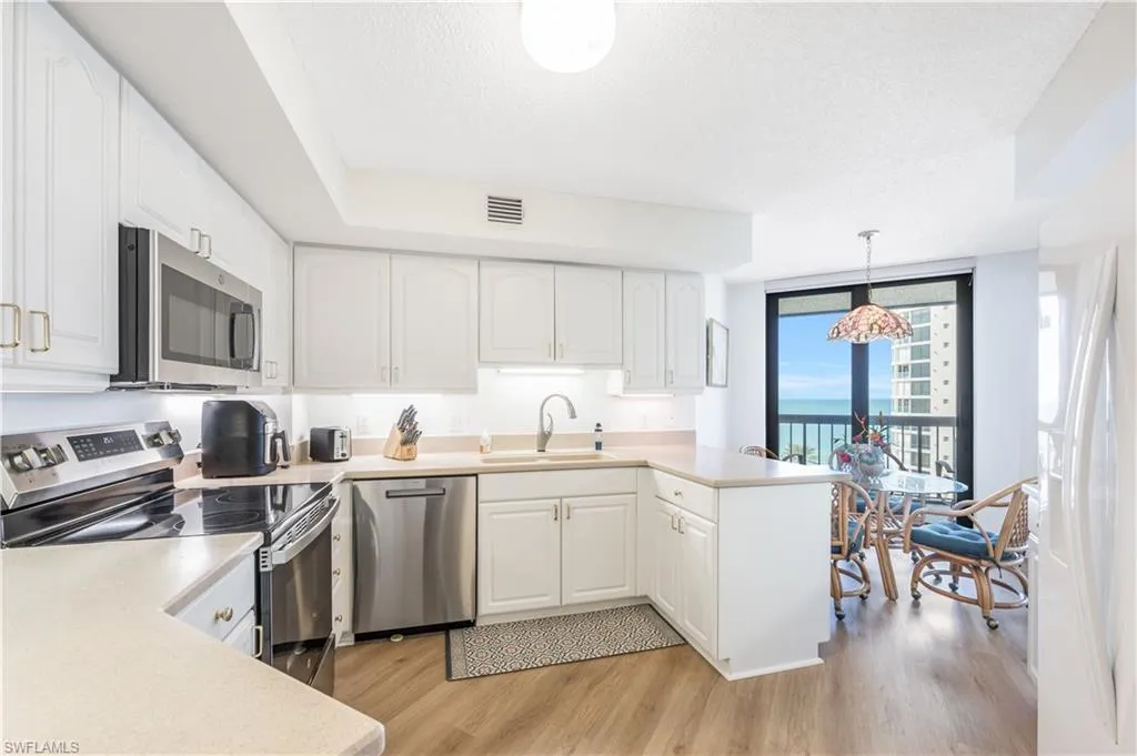 4551 Gulf Shore BLVD, Naples, FL 34103,224082537