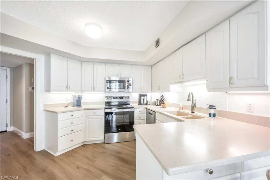 4551 Gulf Shore BLVD, Naples, FL 34103,224082537