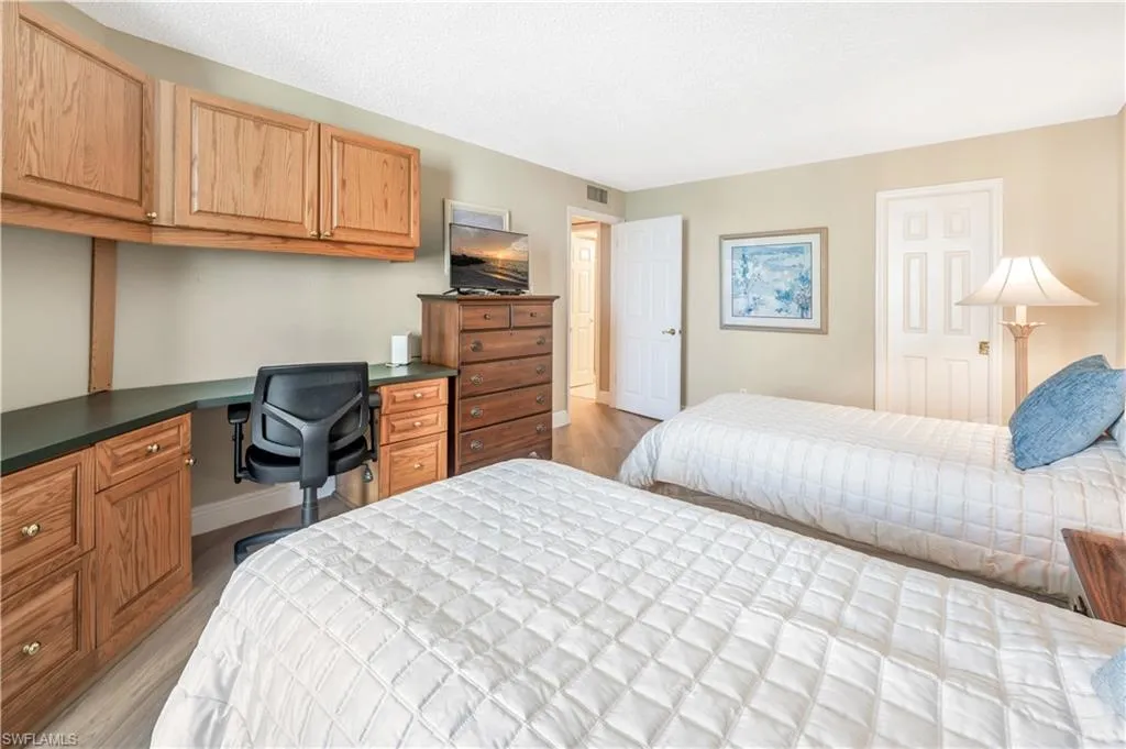 4551 Gulf Shore BLVD, Naples, FL 34103,224082537