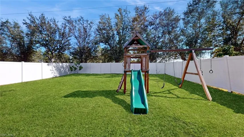 8222  Silver Birch  WAY, Lehigh Acres, FL 33971