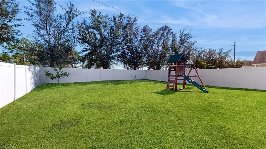8222  Silver Birch  WAY, Lehigh Acres, FL 33971