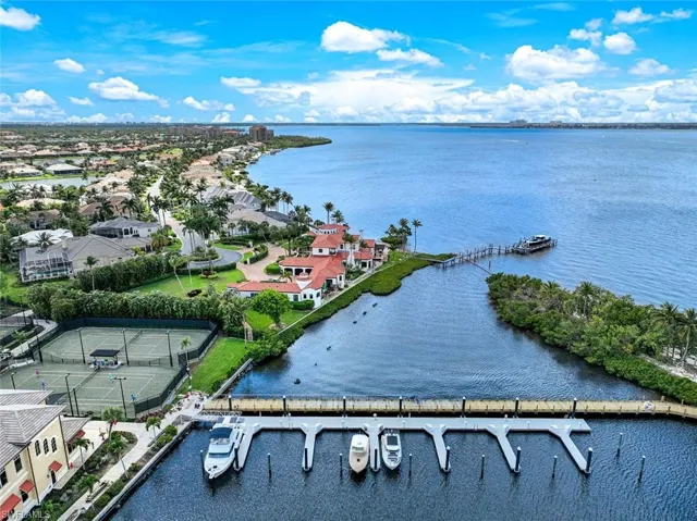 boardwalk to the island