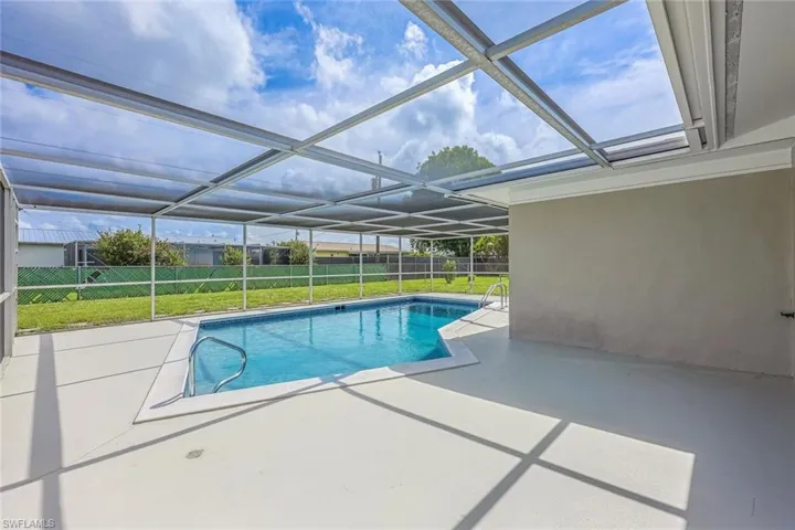 2121 Se 6th Ln, Cape Coral Fl 33990