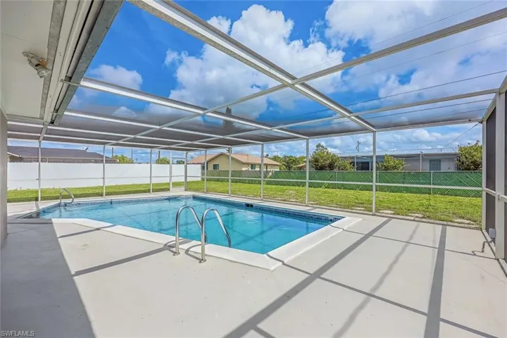 2121 Se 6th Ln, Cape Coral Fl 33990