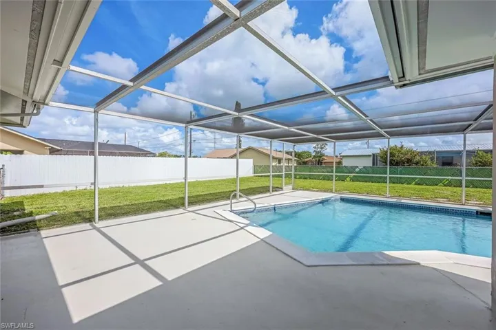 2121 Se 6th Ln, Cape Coral Fl 33990
