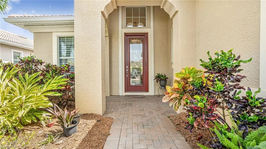 Entry with electric shutter on front door