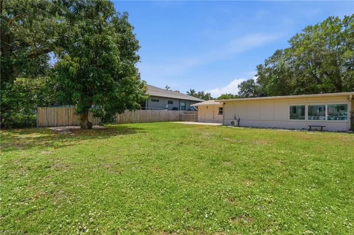 55  Aqua  LN, North Fort Myers, FL 33903