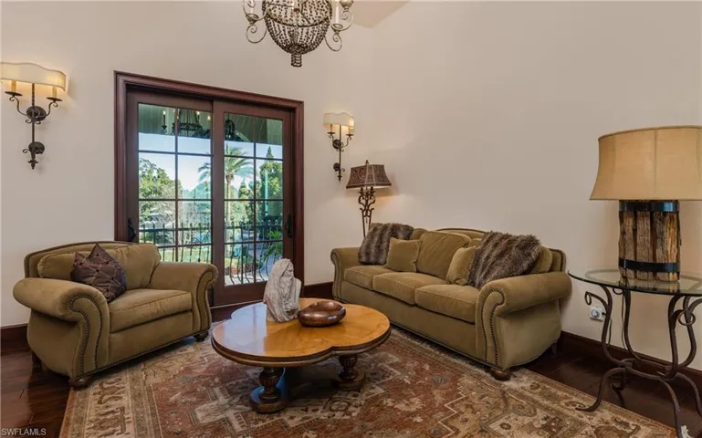 2nd floor sitting area