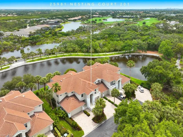 Just a few miles to Bonita Bay's private beach club, with world class dining/shopping and so much more.