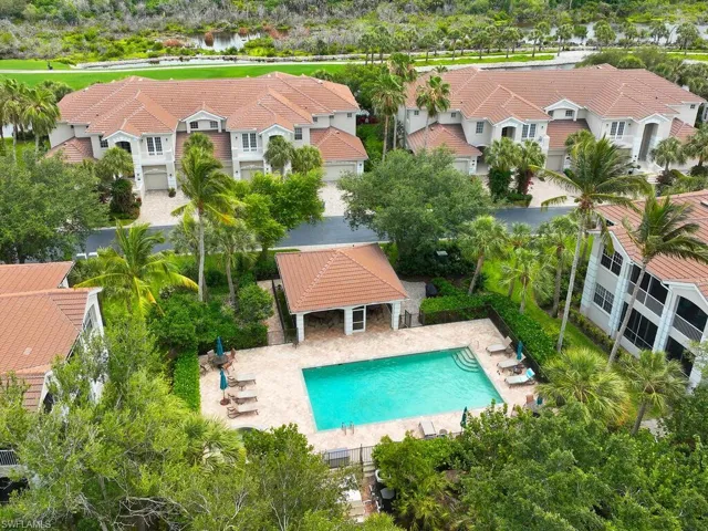 Community swimming pool is just steps away! Rarely used -- this will feel like your own private oasis!