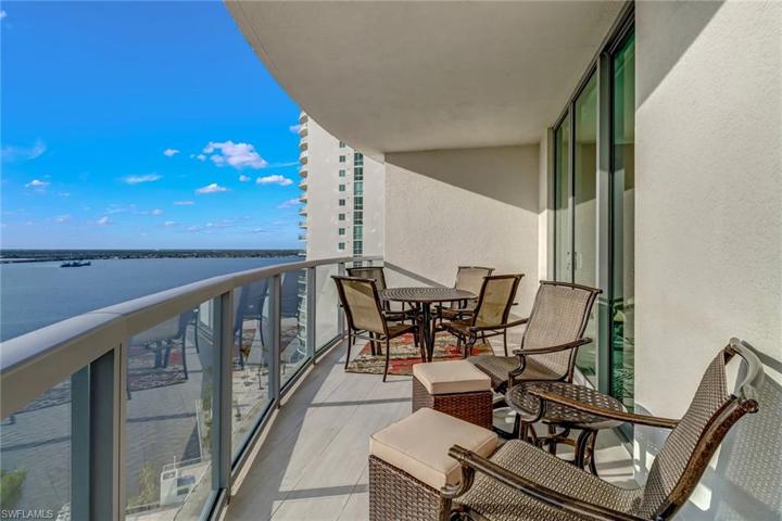 West facing lanai for fantastic sunset and water views.