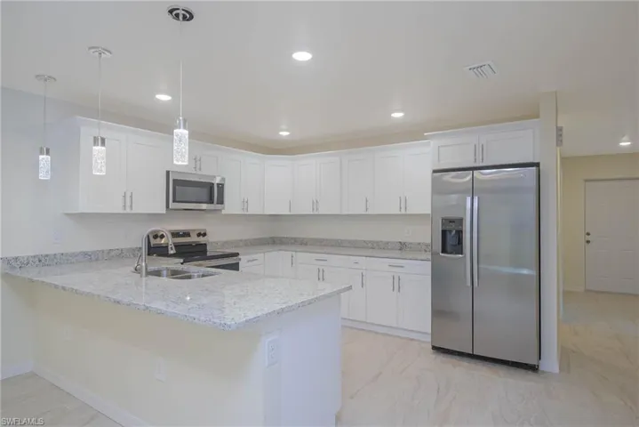 2732  Blake  ST, Fort Myers, FL 33916