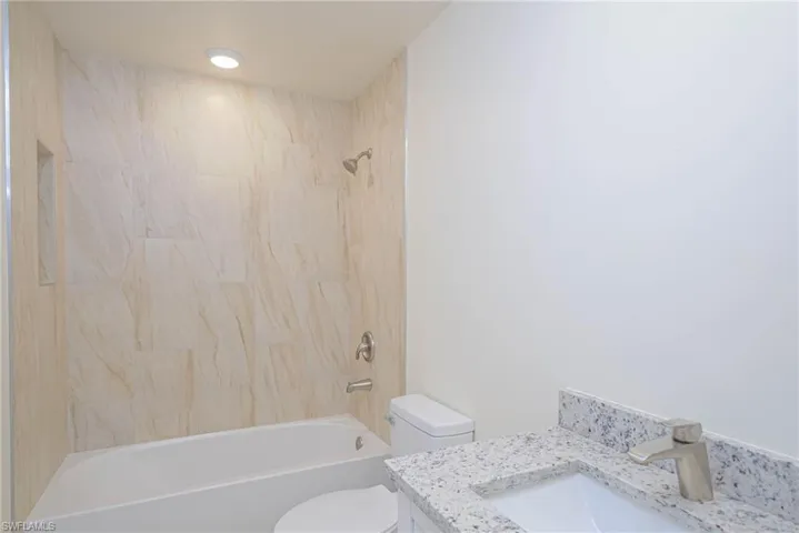 2732  Blake  ST, Fort Myers, FL 33916