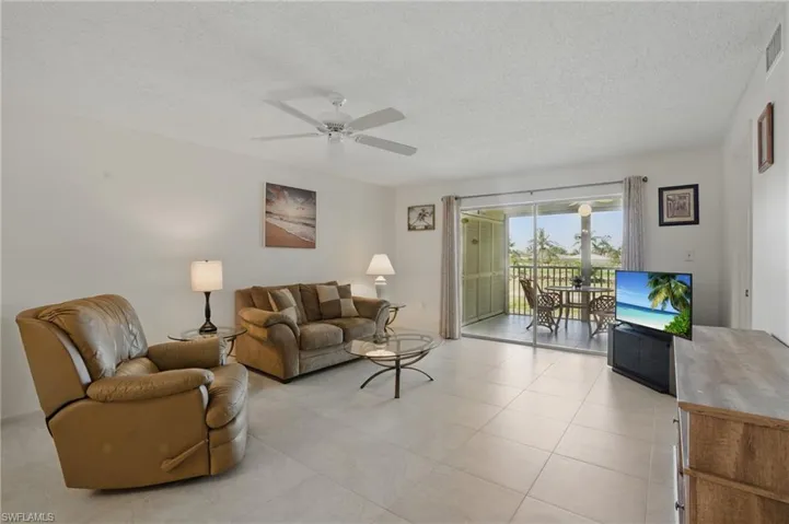 LARGE LIVING AREA