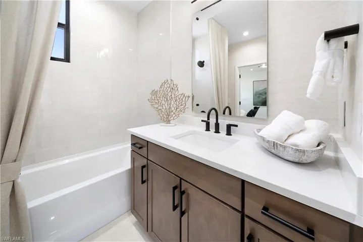 6092 Barbara Cir, Naples Fl 34112