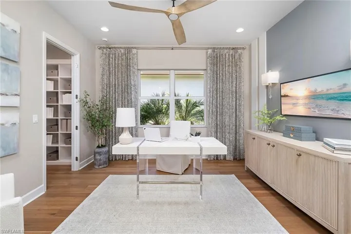 2695  Ridgecrest  PL, Naples, FL 34112