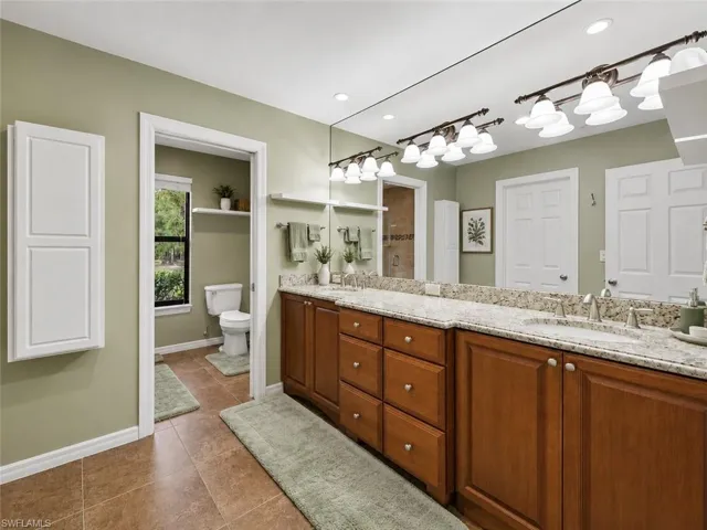 Master bathroom with Walk in closet
