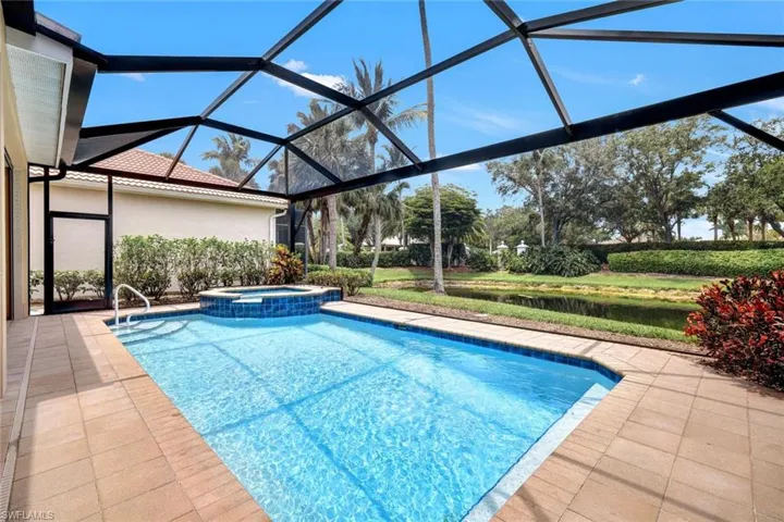 9231  Troon Lakes  DR, Naples, FL 34109