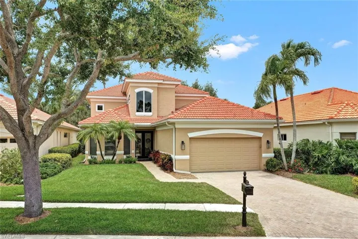 9231  Troon Lakes  DR, Naples, FL 34109