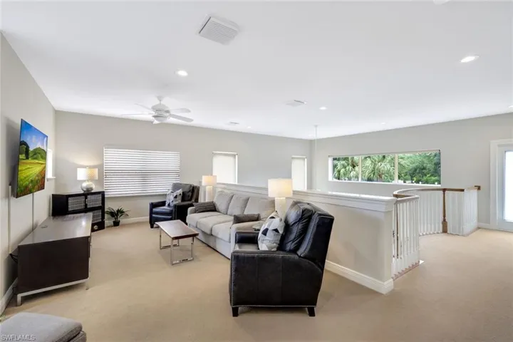 9231  Troon Lakes  DR, Naples, FL 34109