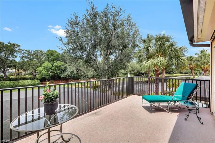 9231  Troon Lakes  DR, Naples, FL 34109