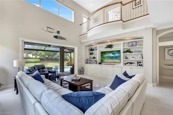 9231  Troon Lakes  DR, Naples, FL 34109