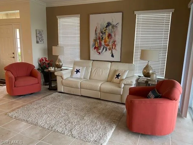 Beautiful furnishings and art work