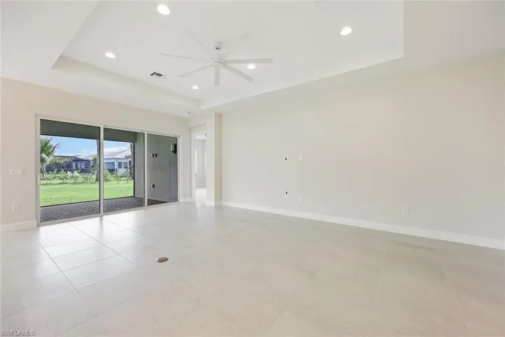 11264  Daphne  CT, Naples, FL 34120