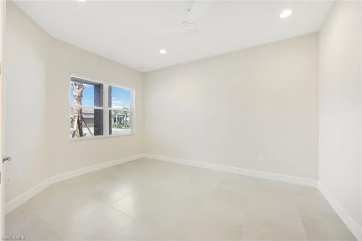 11264  Daphne  CT, Naples, FL 34120