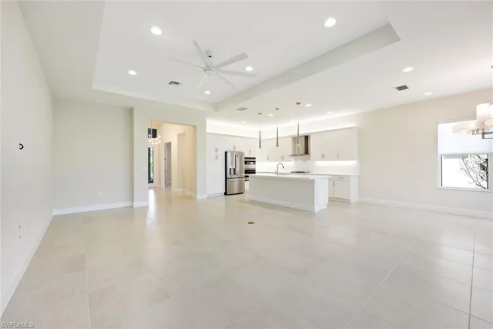 11264  Daphne  CT, Naples, FL 34120
