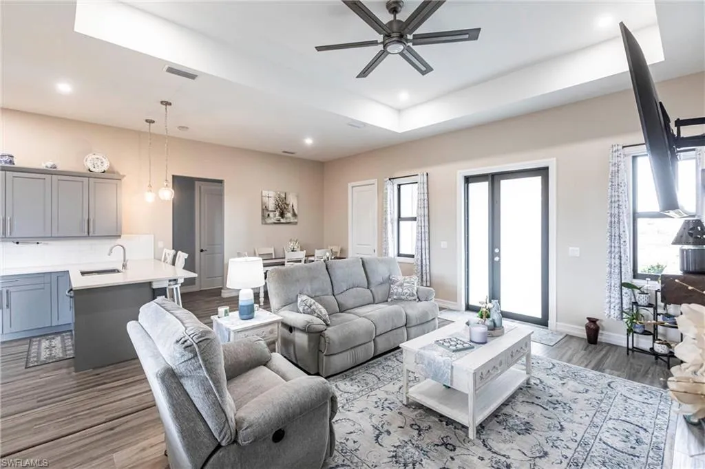 1314 Ne 9th Ave, Cape Coral, Florida 33909, 3 Bedrooms Bedrooms, ,2 BathroomsBathrooms,Residential,For Sale,9th,225051153