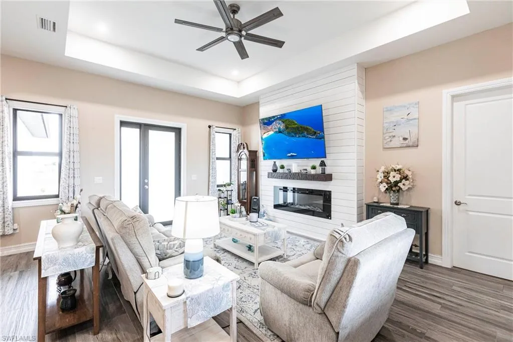 1314 Ne 9th Ave, Cape Coral, Florida 33909, 3 Bedrooms Bedrooms, ,2 BathroomsBathrooms,Residential,For Sale,9th,225051153