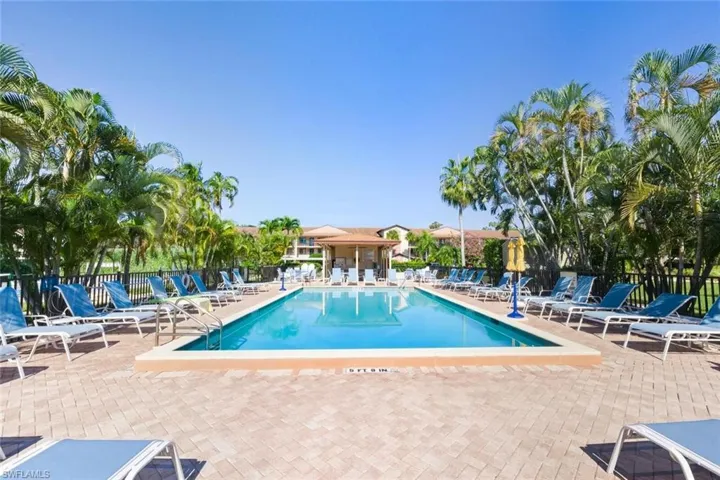 7380 Saint Ives Way 1305, Naples, Florida 34104