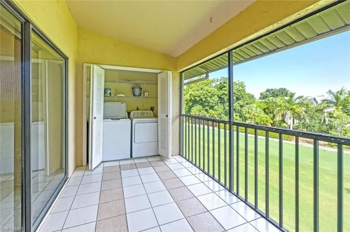 7380 Saint Ives Way 1305, Naples, Florida 34104
