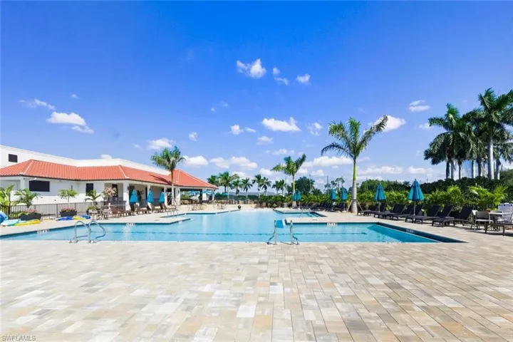 7380 Saint Ives Way 1305, Naples, Florida 34104