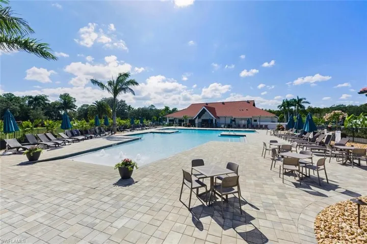 7380 Saint Ives Way 1305, Naples, Florida 34104