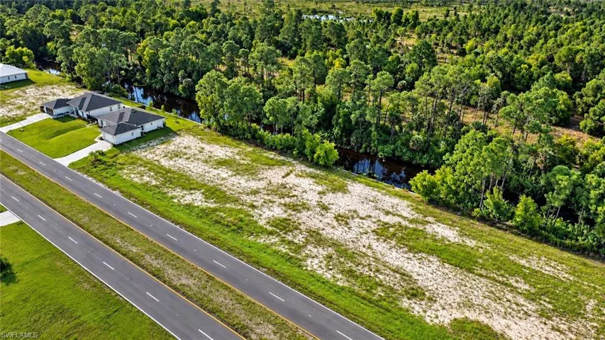 39 Wilmington Pkwy, Cape Coral, Florida 33993