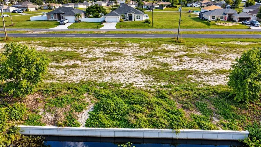 39 Wilmington Pkwy, Cape Coral, Florida 33993