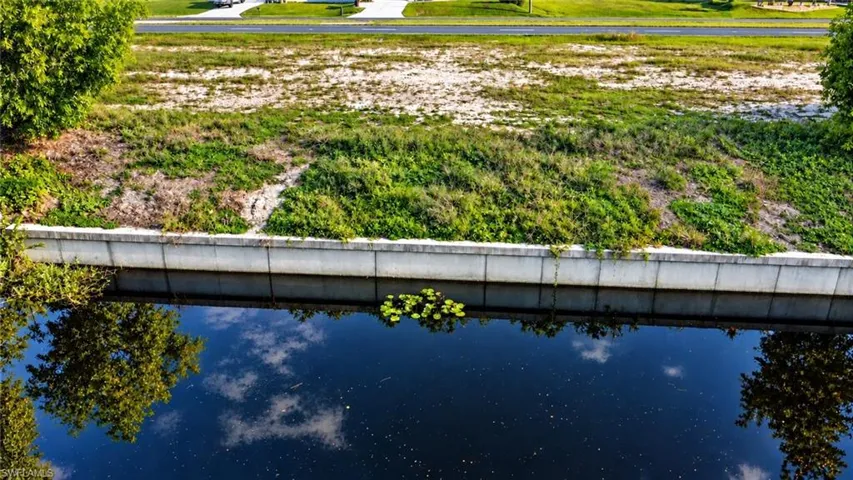 39 Wilmington Pkwy, Cape Coral, Florida 33993