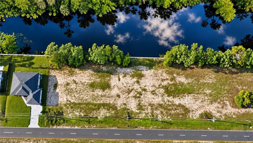 39 Wilmington Pkwy, Cape Coral, Florida 33993