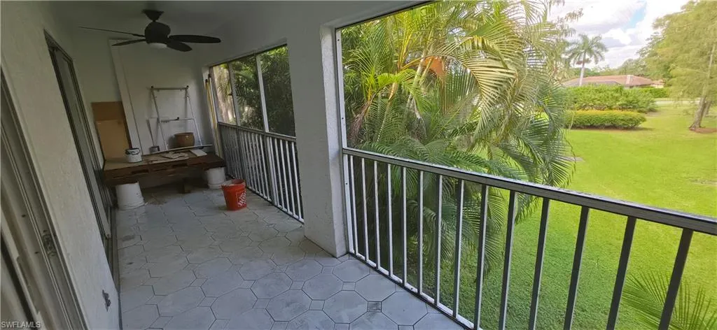 1704 Kings Lake Blvd 206, Naples, Florida 34112