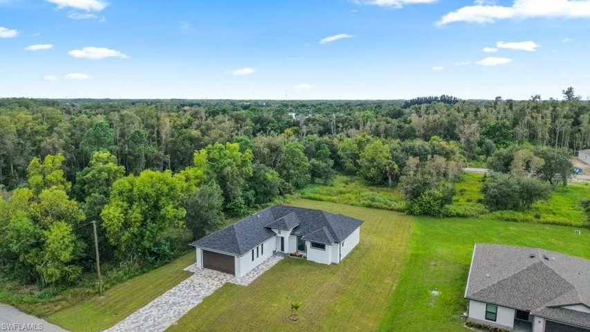 724 Kari Cir, Lehigh Acres, Florida 33974