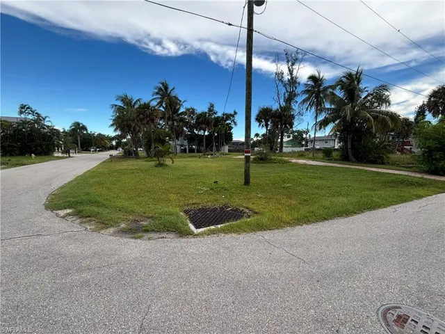 209 Dakota Ave, Fort Myers Beach, Florida 33931
