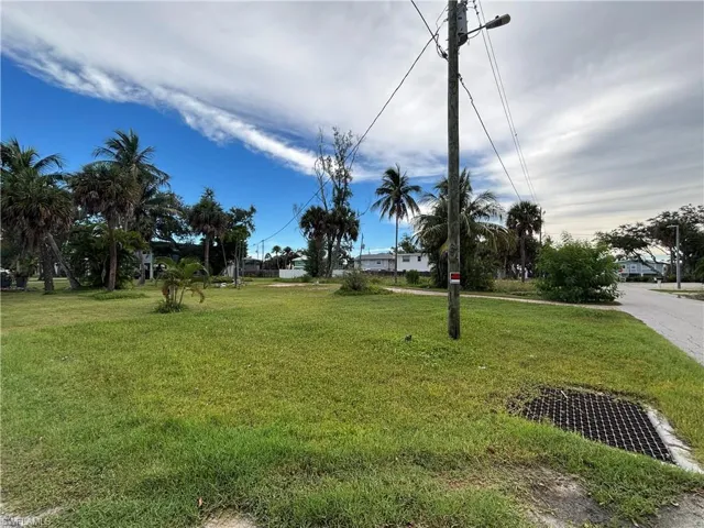 209 Dakota Ave, Fort Myers Beach, Florida 33931
