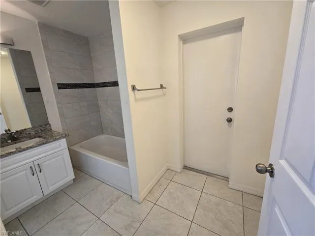 329 Sw 21st Ln, Cape Coral, Florida 33991