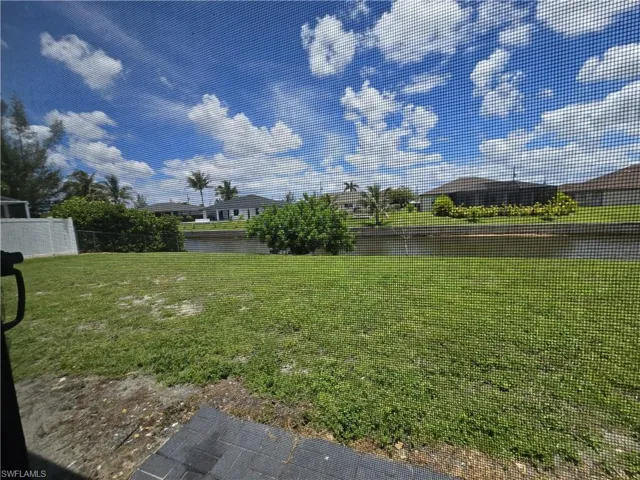 329 Sw 21st Ln, Cape Coral, Florida 33991